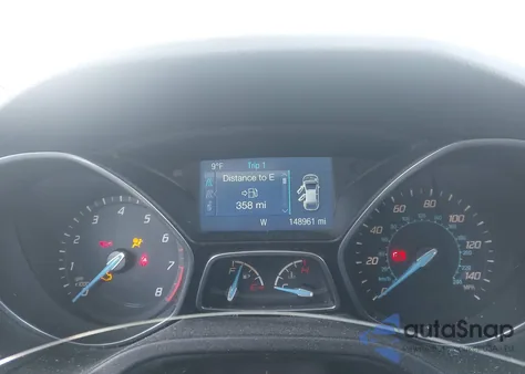 2014 Ford Focus Se z USA, uszkodzony, nr VIN 1FADP3K26EL354503